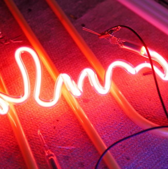 How to Replace the Glass Tube of a Glass Neon Sign