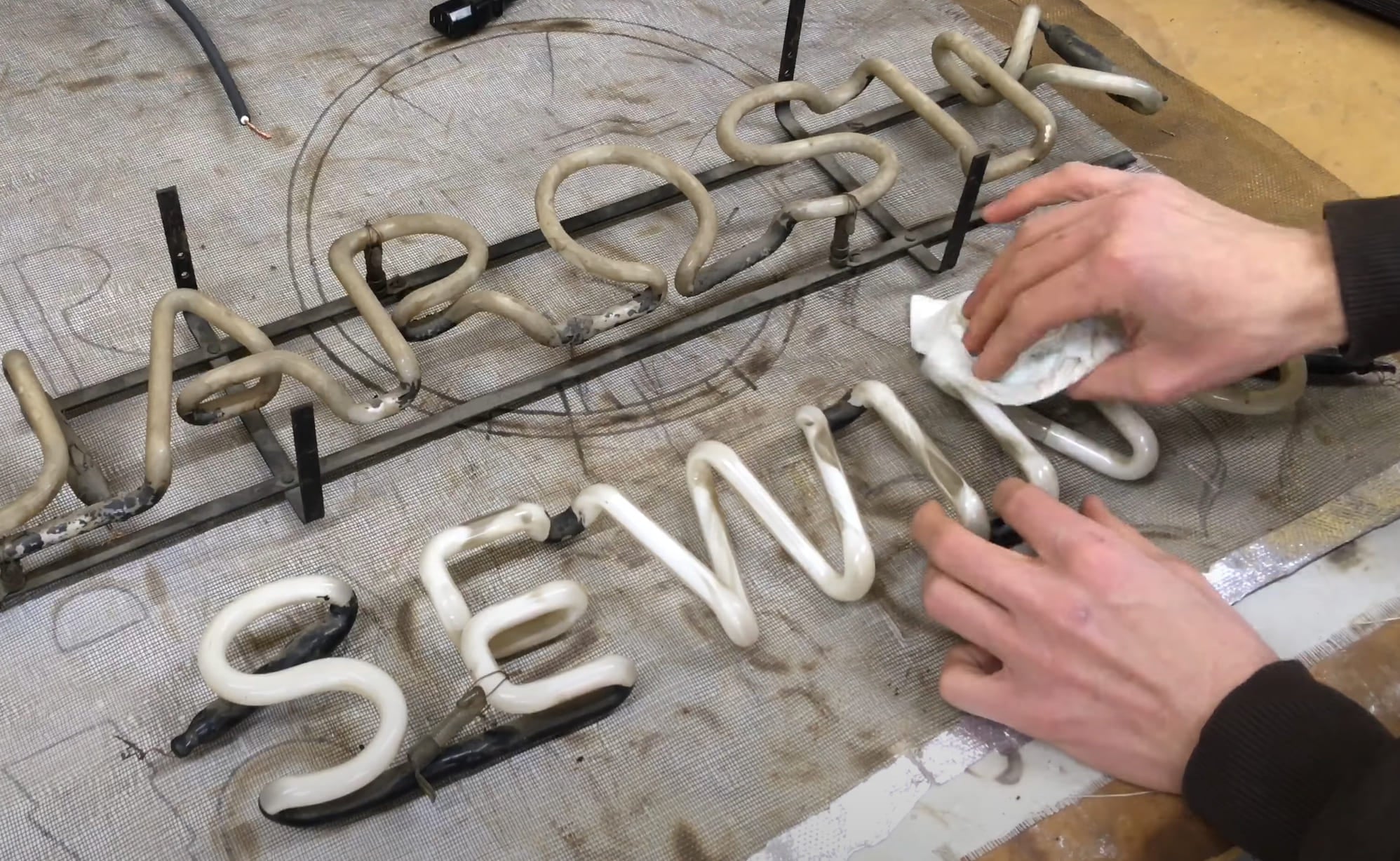 How to clean a Glass neon sign