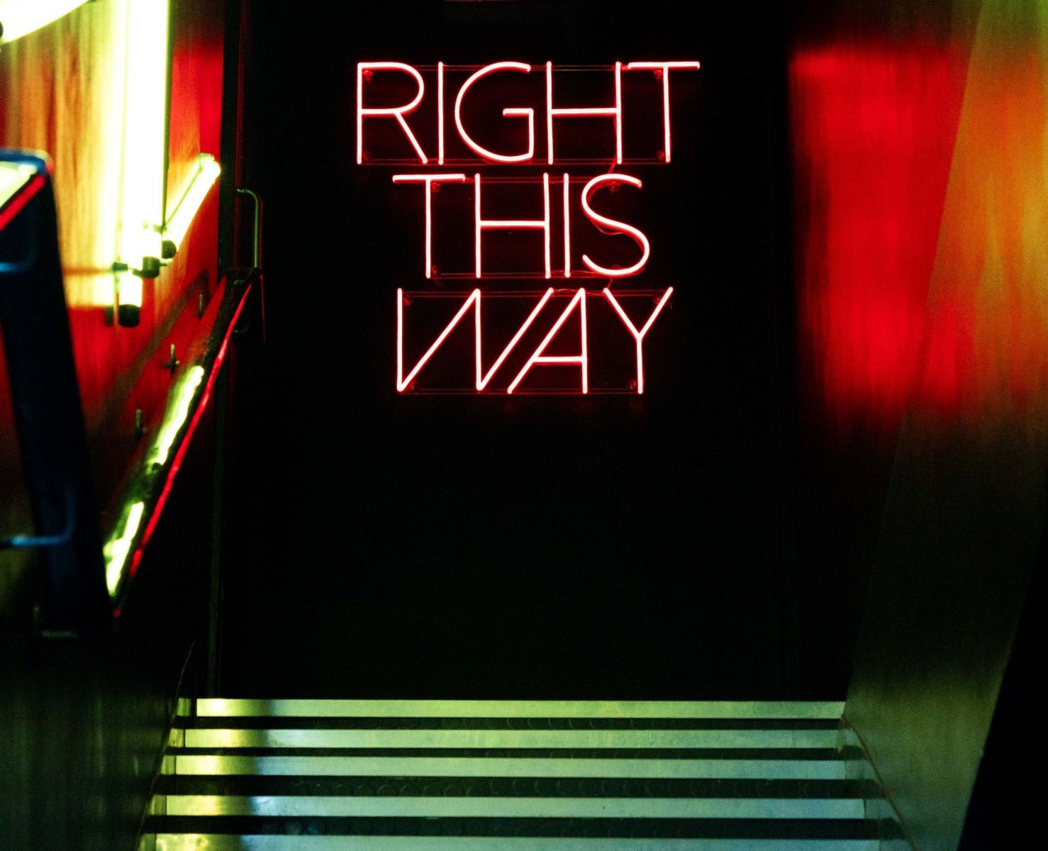 Different between cut around and naked hollow backboard