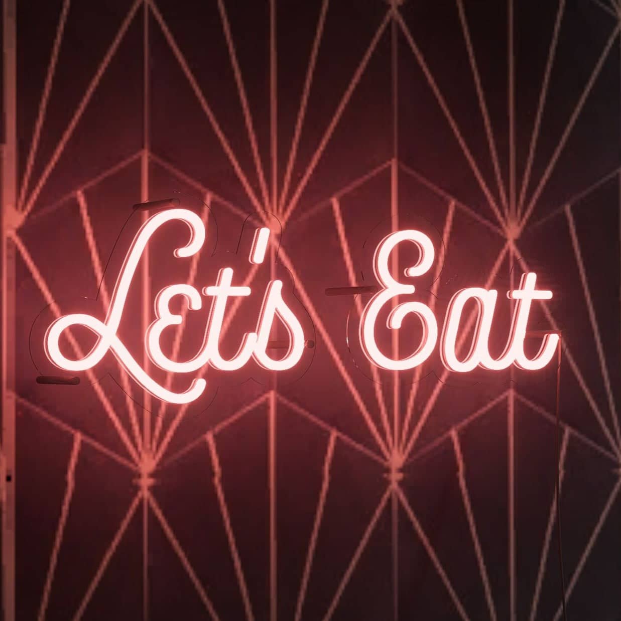 Stylish Cocktails neon sign for modern decor.