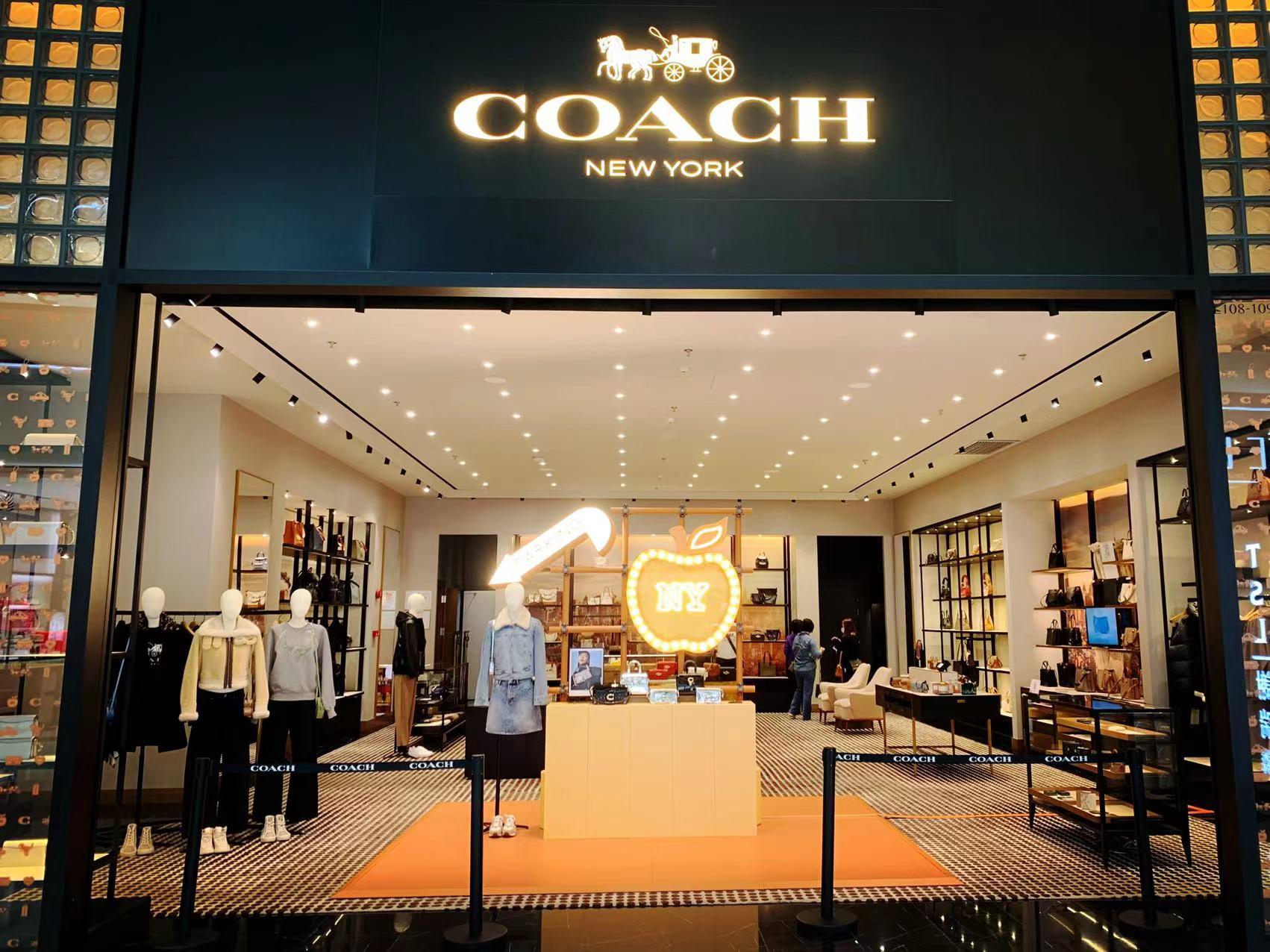 SHOW CASE | DISTINCTIVE YELLOW NEON SIGN FROM COACH — NeonsignLife ...